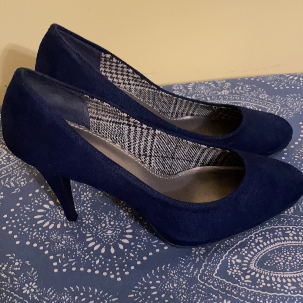 Blue Heels - Picture 4 of 5
